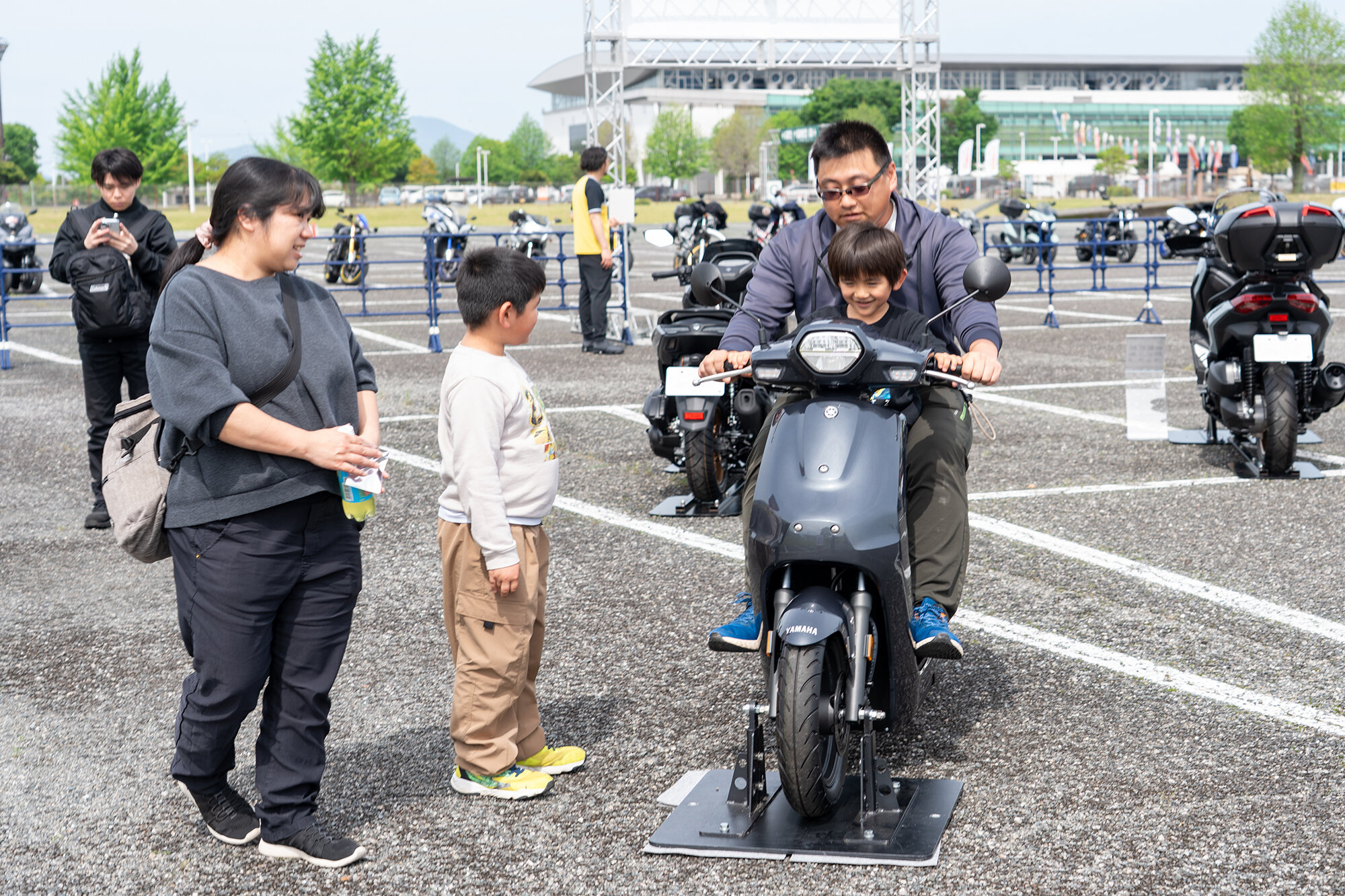 そして東京・大阪地域限定で先行発売中の電動スクーター「JOG E」まで、現行ラインナップがほぼ勢揃い。