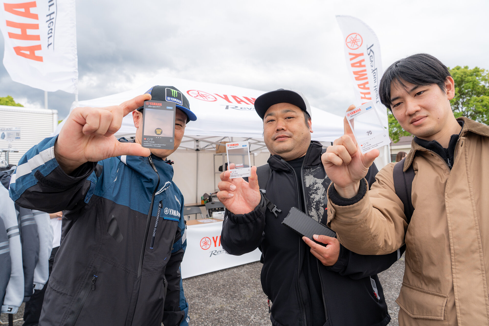 SNS風フォトフレームカードをプレゼント！