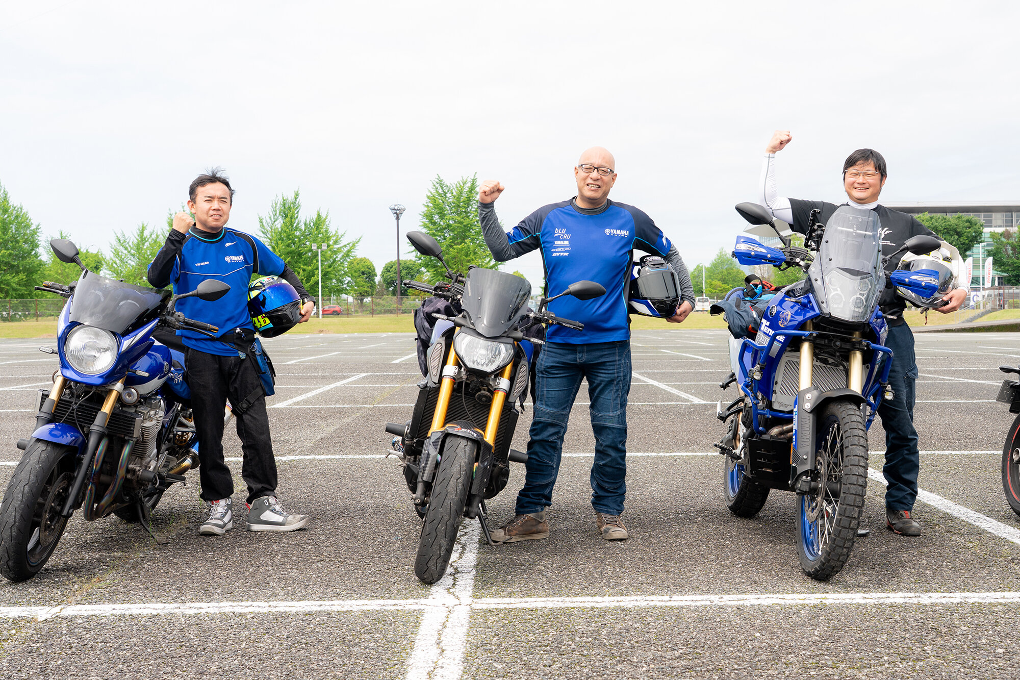 行きつけのバイク屋さんで仲間になったと言う「チーム・鮫島」のみなさんは、鹿児島からお越しくださいました。
