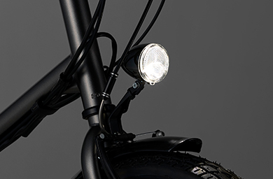 砲弾型ヘッドライト写真