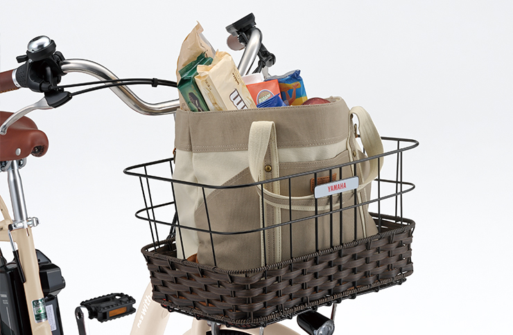 デザイン性にもこだわったフロントバスケット