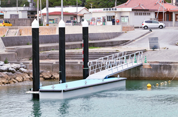 東村東漁港浮桟橋