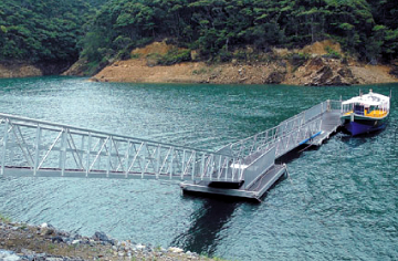 福地ダム自然観察線桟橋（沖縄）