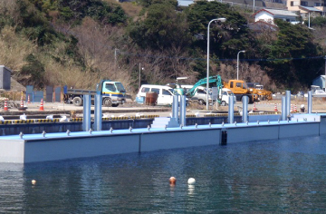 奈摩漁港（冷水）業務用FRP浮桟橋（ポンツーン）