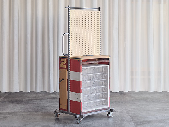 03.可動工具棚（文房具収納）