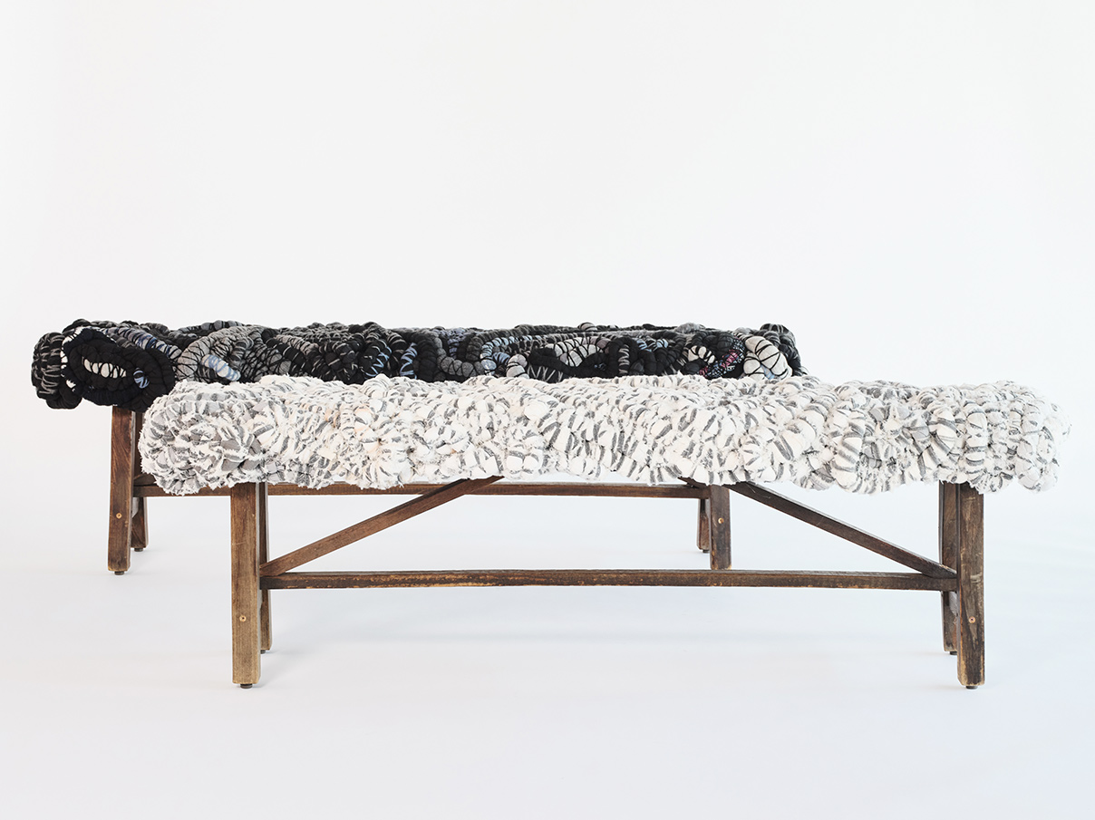 古着アップサイクルベンチの写真